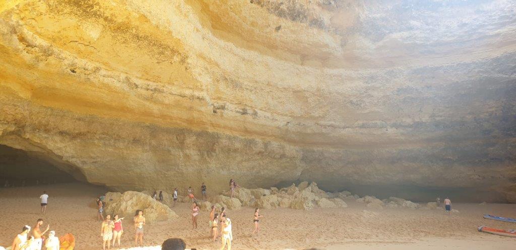 Algar de Benagil strand in grot