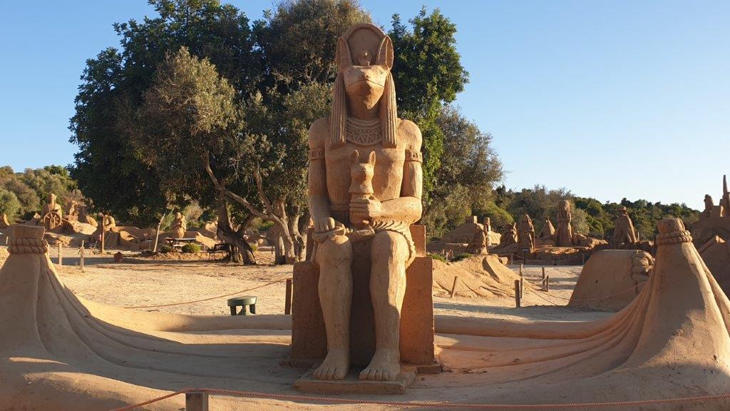 Zandsculpturen Algarve sphinx Sand City Lagoa