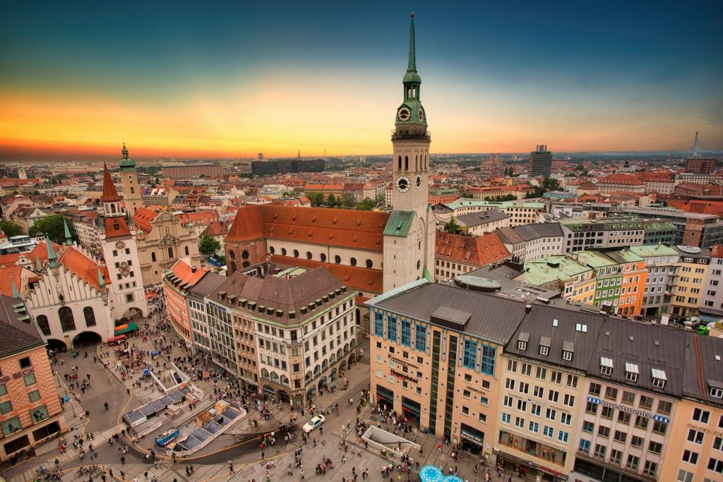 aerial view of city buildings during sunset de leuskte steden van Duitsland