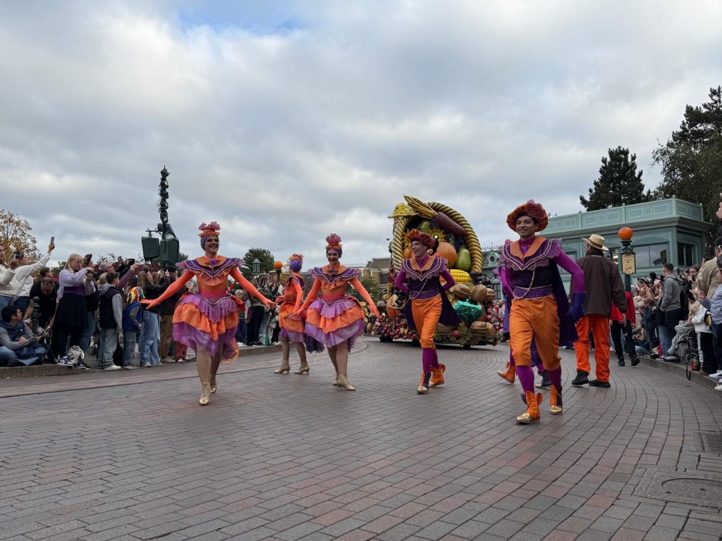 parade Halloween in Disneyland parijs