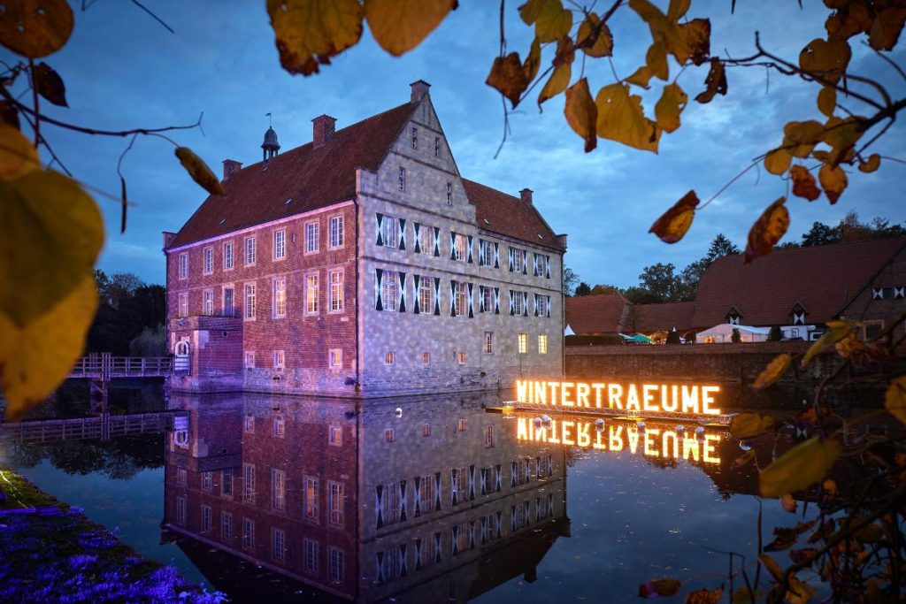 kasteel in paars licht