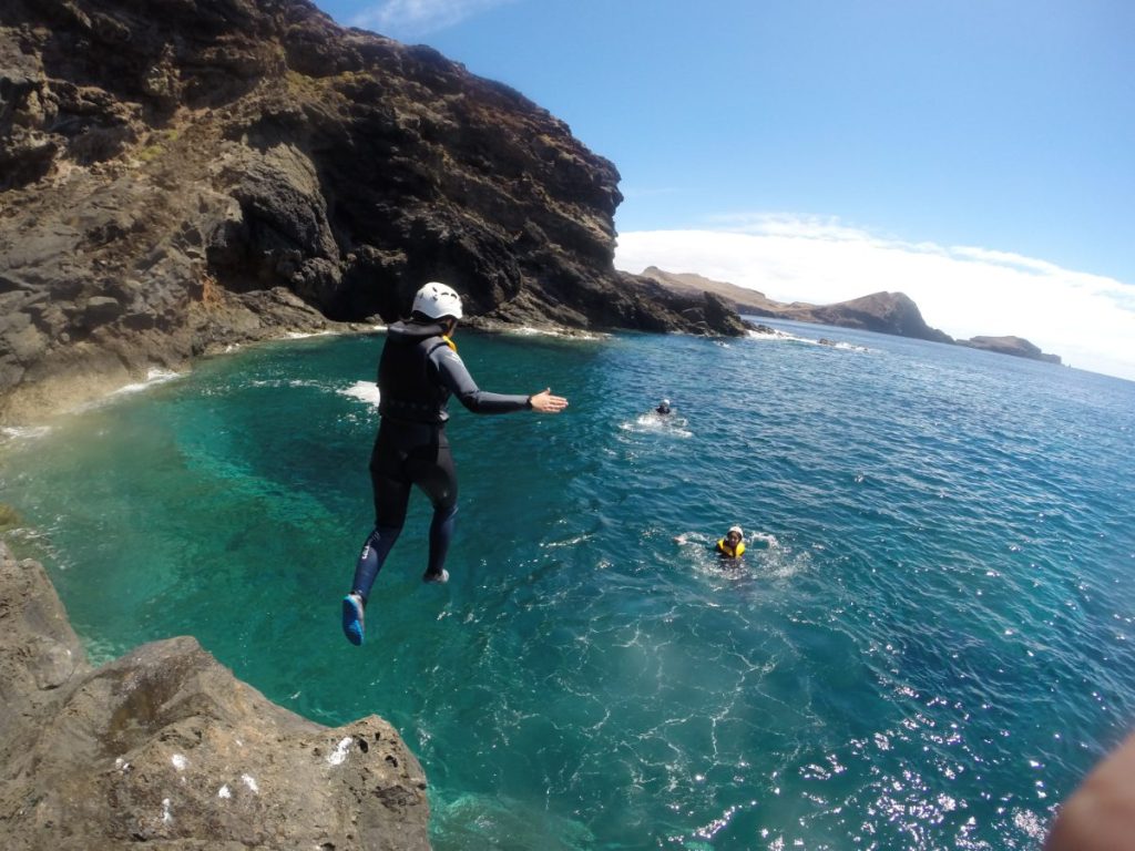 Zeekajakken en coasteering