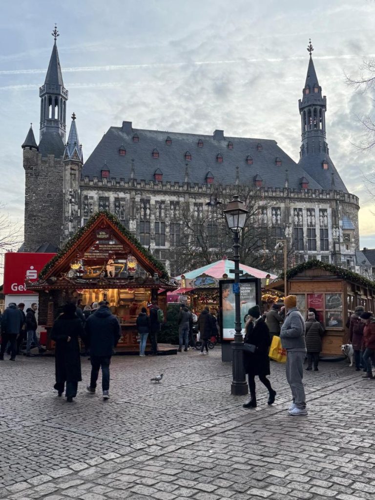 Kerstmarkt in Aken