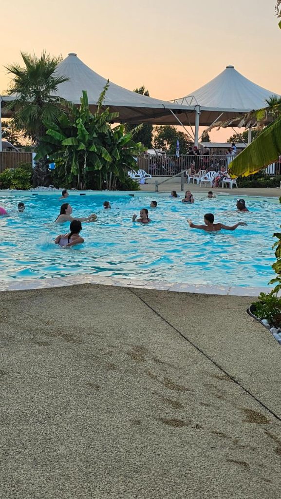 zwembad capfun Camping La Citadelle de Loustic in Hermanville-sur-Mer