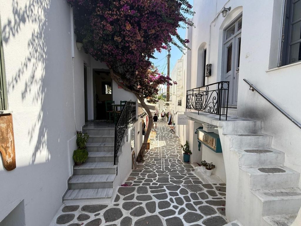 Paros