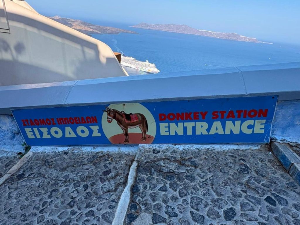 santorini ezels fira