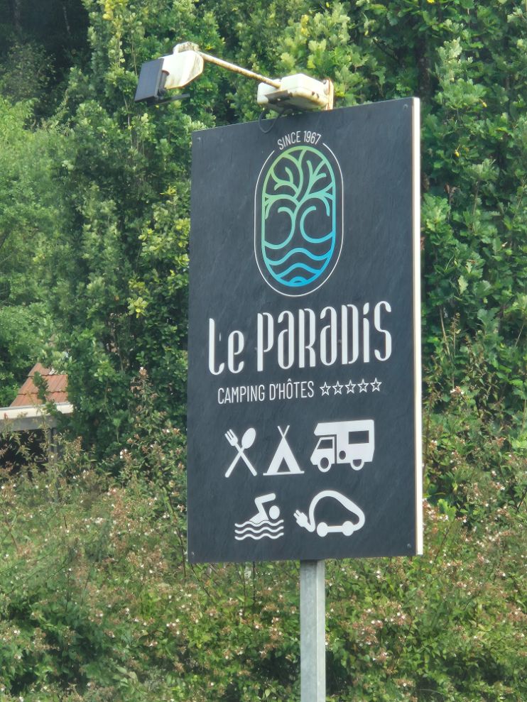 aankomstbord camping le paradis