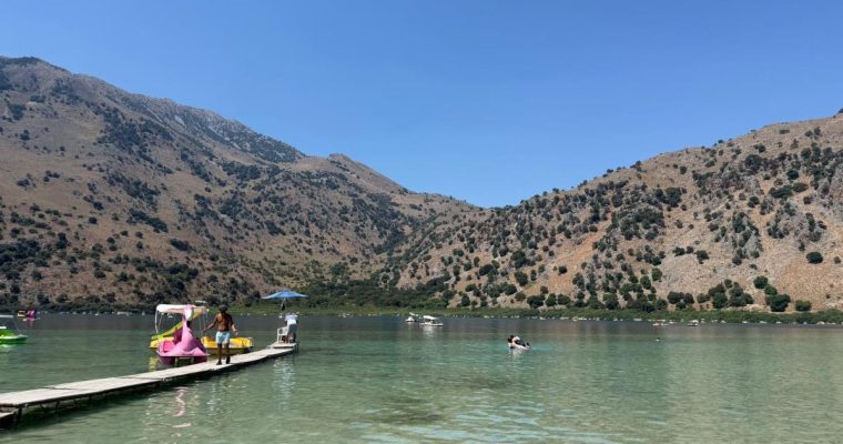 Lake Kournas op Kreta: een dagje naar het enige zoetwatermeer